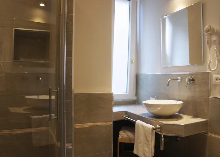 فندق مبيت وإفطار Roman Suite Guest House 4*